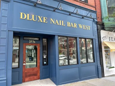 Dluxe Nail Bar West